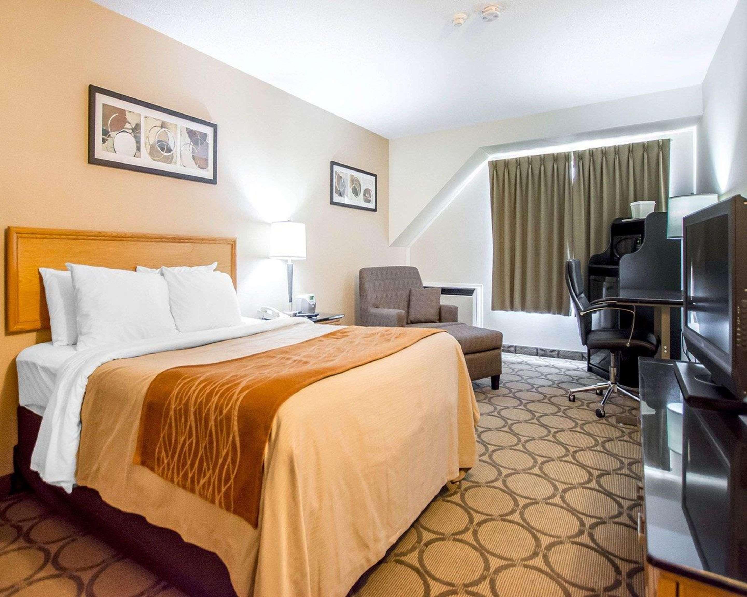 Comfort Inn East Moncton Exteriör bild