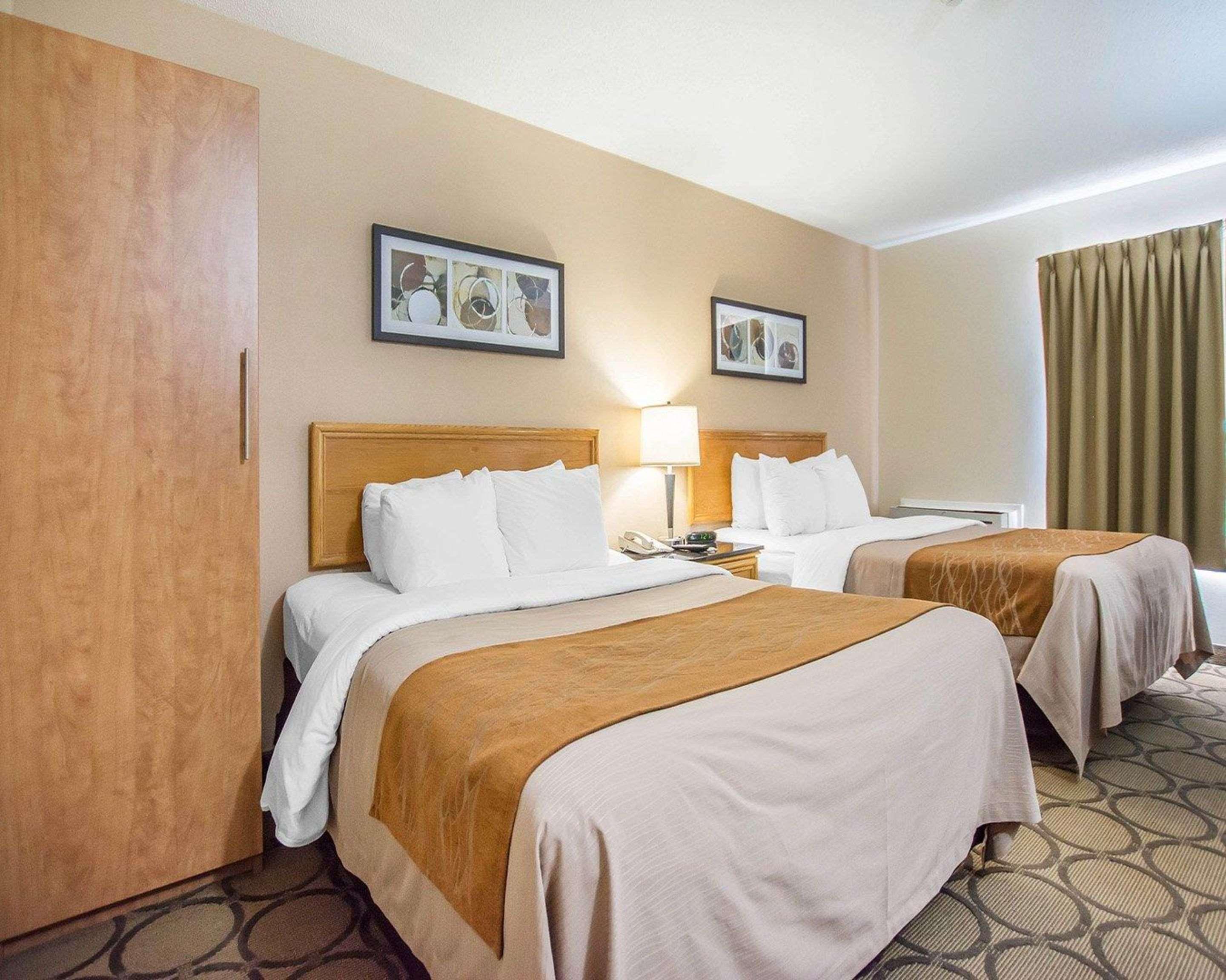 Comfort Inn East Moncton Exteriör bild
