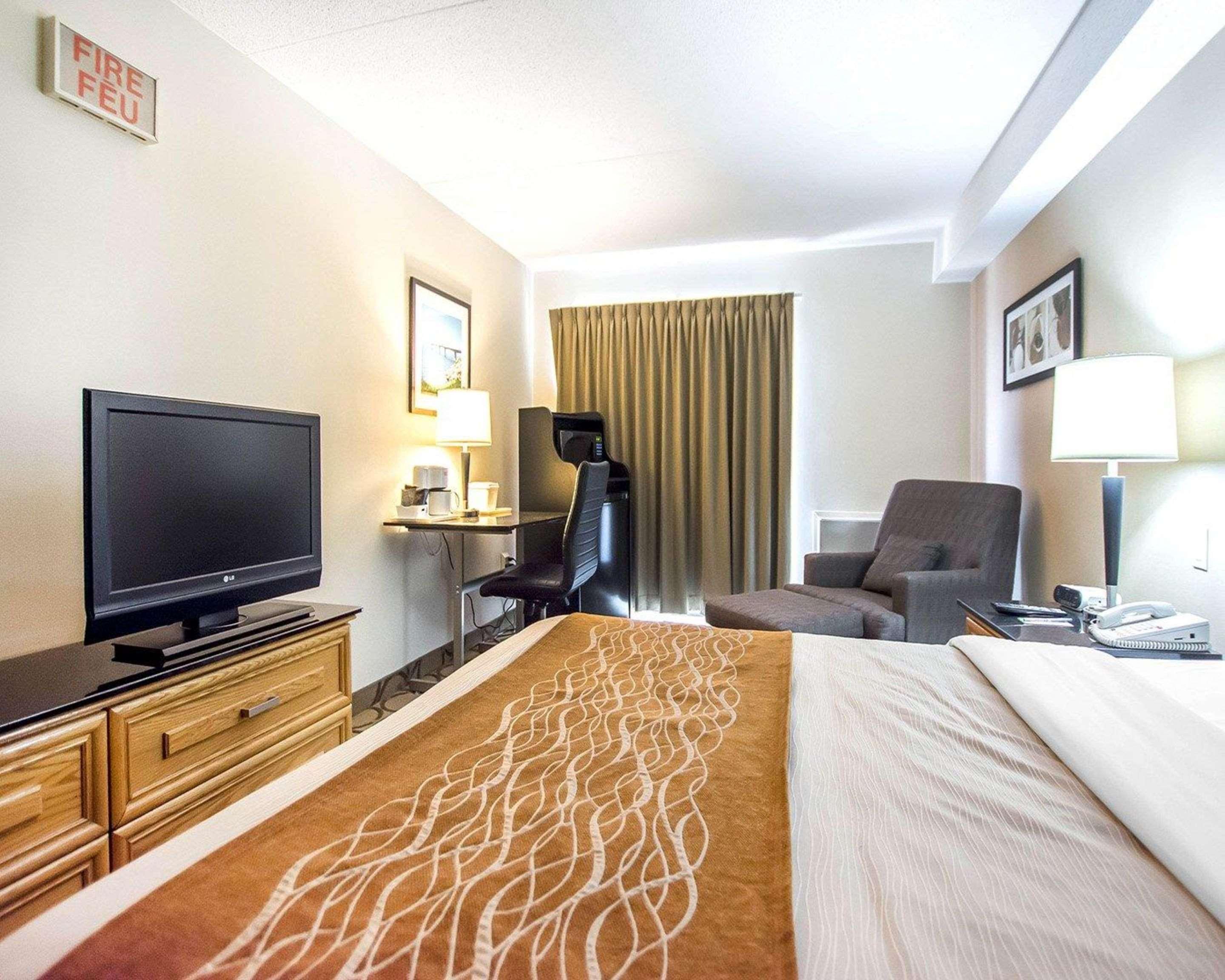 Comfort Inn East Moncton Exteriör bild