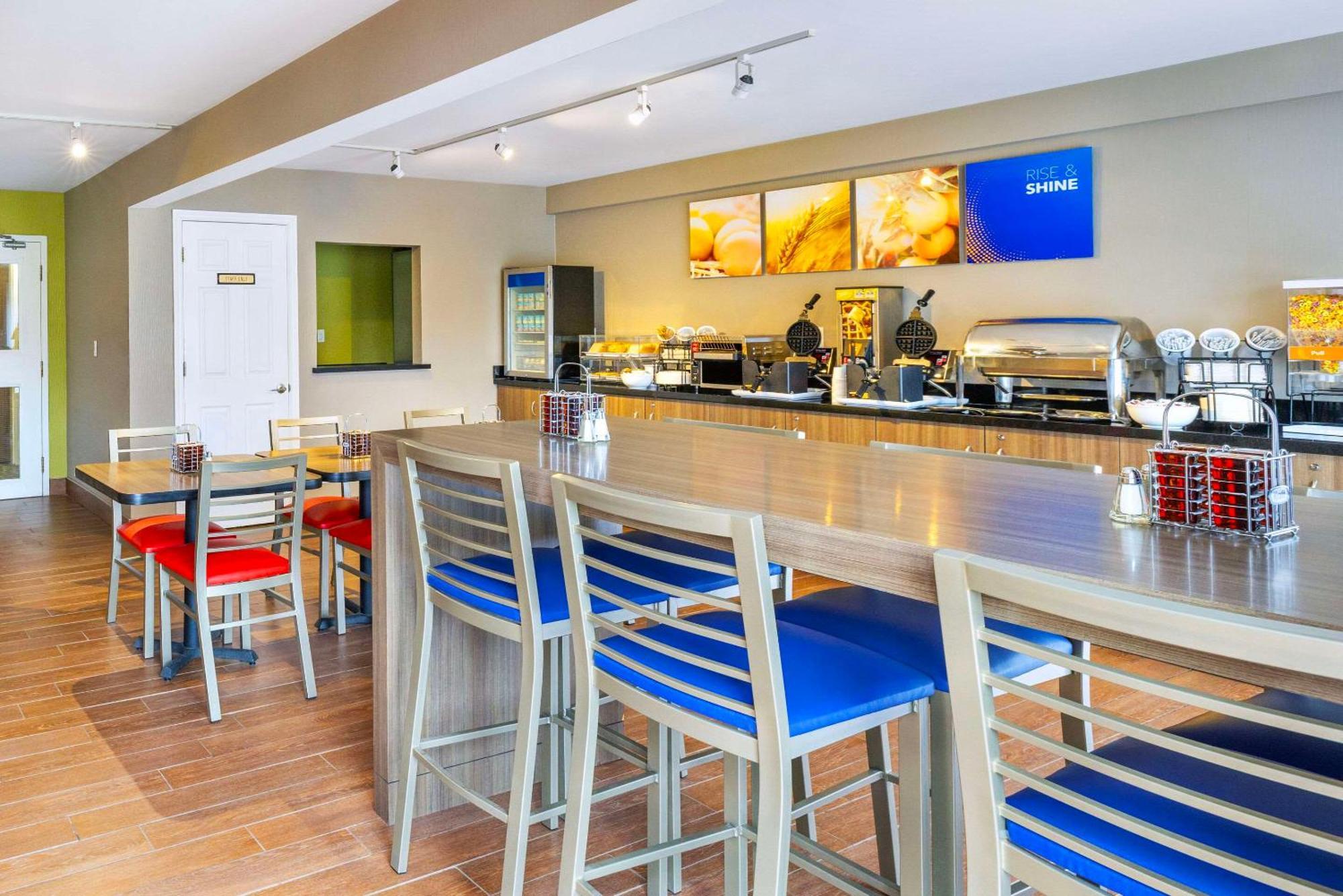 Comfort Inn East Moncton Exteriör bild
