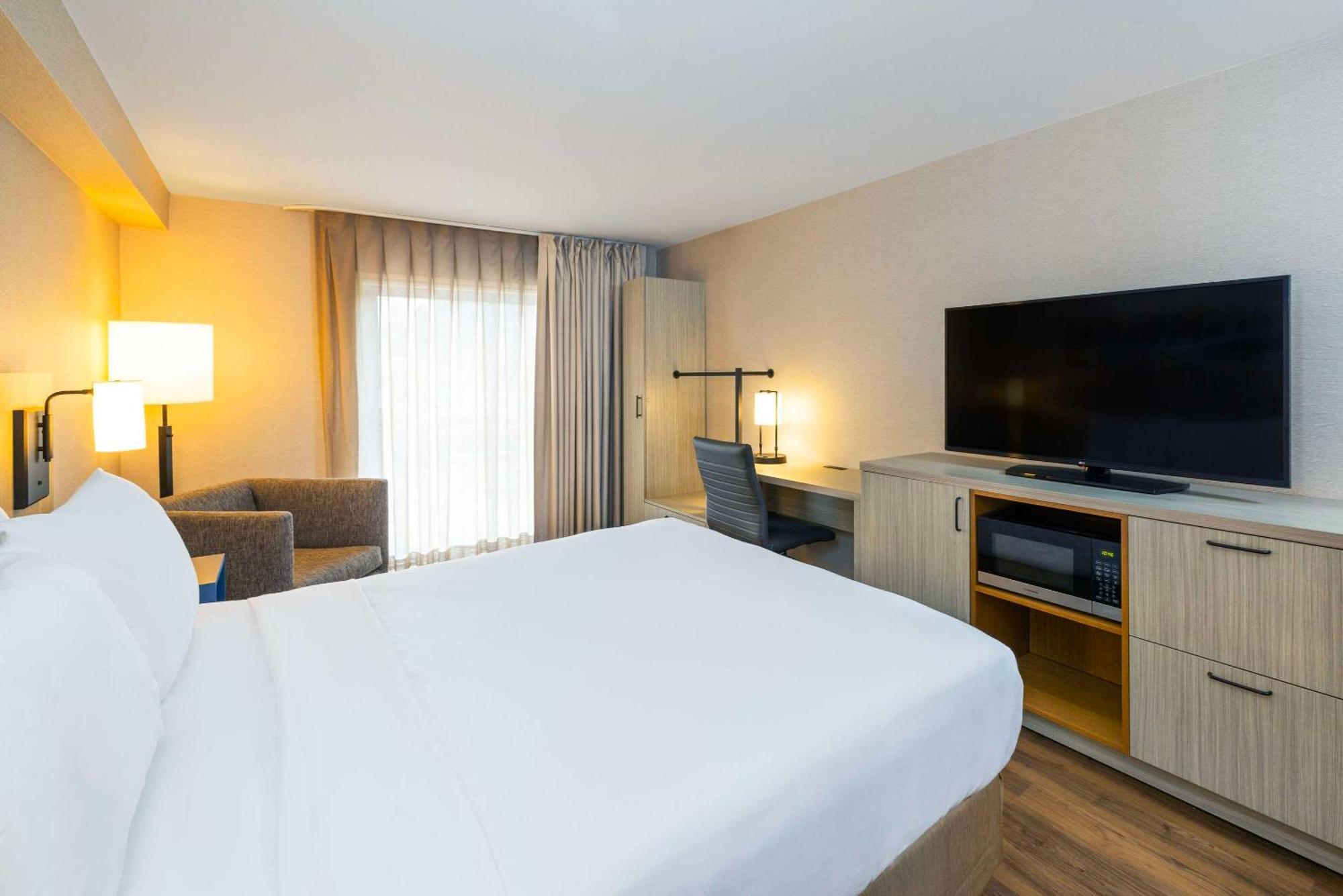 Comfort Inn East Moncton Exteriör bild
