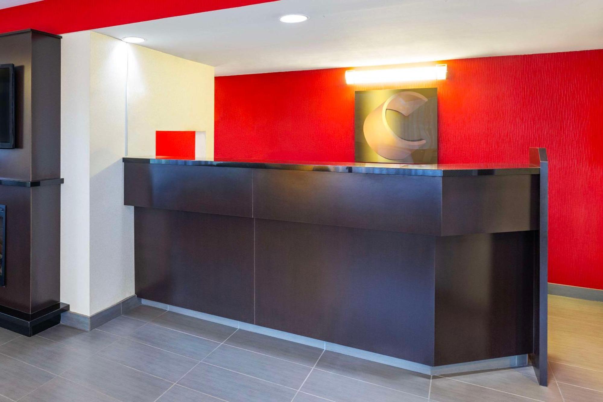 Comfort Inn East Moncton Exteriör bild