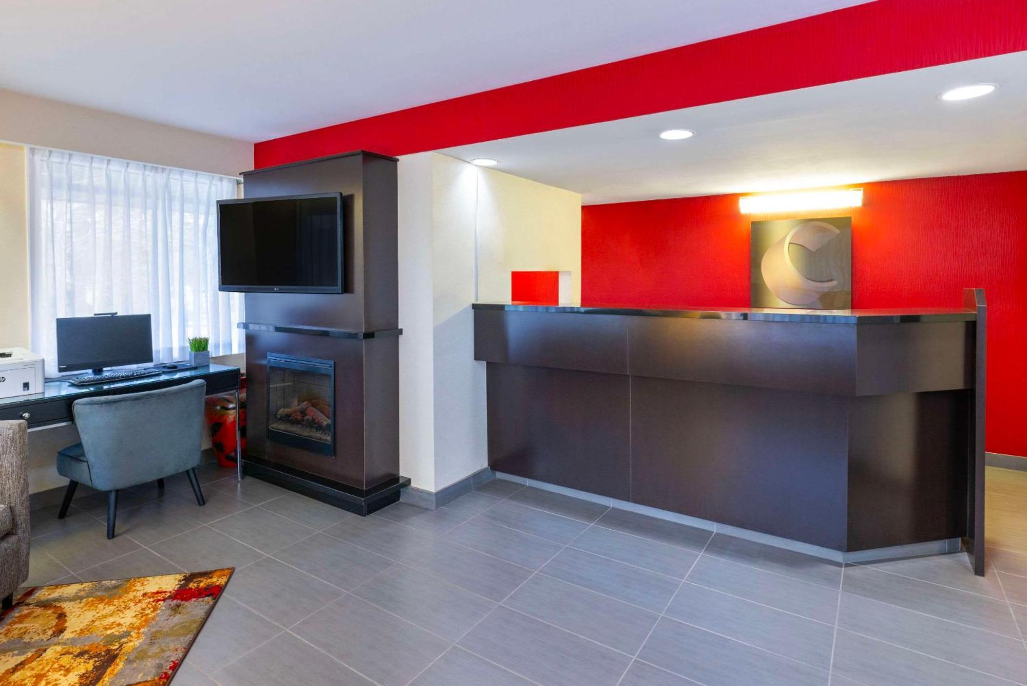 Comfort Inn East Moncton Exteriör bild